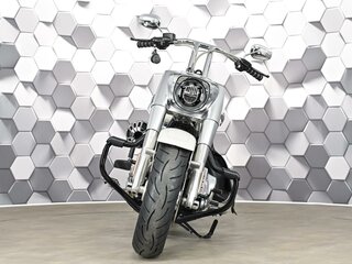 2017 Harley-Davidson Fat Boy, белый, 1699000 рублей, вид 5