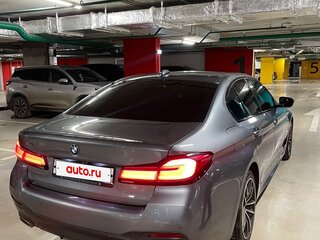 2020 BMW 5 серии 520d xDrive VII (G30/G31/G38) Рестайлинг, серый, 3000000 рублей, вид 3