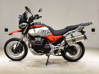 2025 Moto Guzzi V85 TT, белый, 1050000 рублей, вид 2