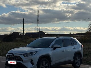 2020 Toyota RAV4 V (XA50), белый, 3100000 рублей, вид 1