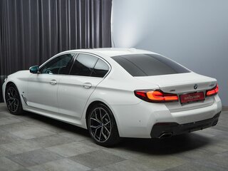 2022 BMW 5 серии 530i xDrive VII (G30/G31/G38) Рестайлинг, белый, 5600000 рублей, вид 4