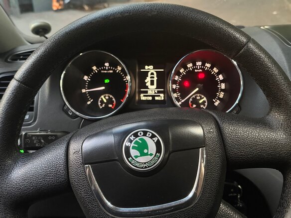 2011 Skoda Yeti I, серый - вид 8
