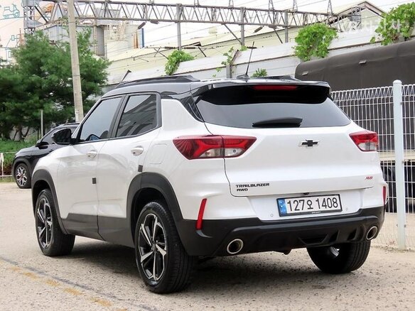 2021 Chevrolet TrailBlazer III, белый - вид 2