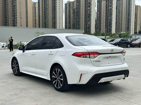 2023 Toyota Corolla Sporty XII (E210) Рестайлинг, белый, 1650000 рублей, вид 5