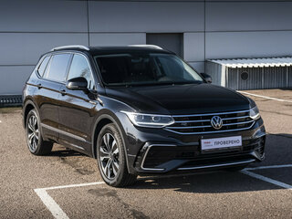 2023 Volkswagen Tiguan Allspace II Рестайлинг, чёрный, 3899000 рублей, вид 3