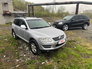 2008 Volkswagen Touareg I Рестайлинг, серебристый, 800000 рублей, вид 5