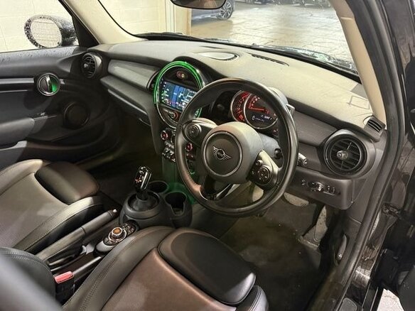 2021 Mini Hatch Cooper III (F55/F56) Рестайлинг, чёрный, 1178911 рублей - вид 10