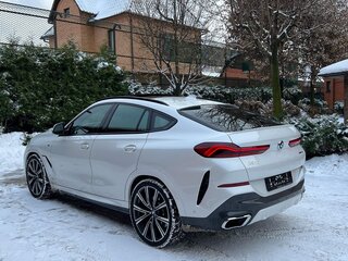 2021 BMW X6 40i III (G06), белый, 8500000 рублей, вид 3