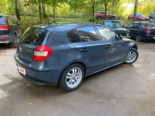 2005 BMW 1 серии 116i I (E81/E82/E87/E88), серый, 700000 рублей, вид 4