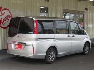 2017 Honda Stepwgn V, серебристый, 1400000 рублей, вид 4