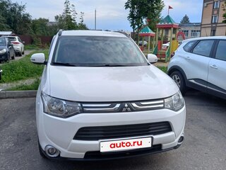 2013 Mitsubishi Outlander III, белый, 1350000 рублей, вид 1