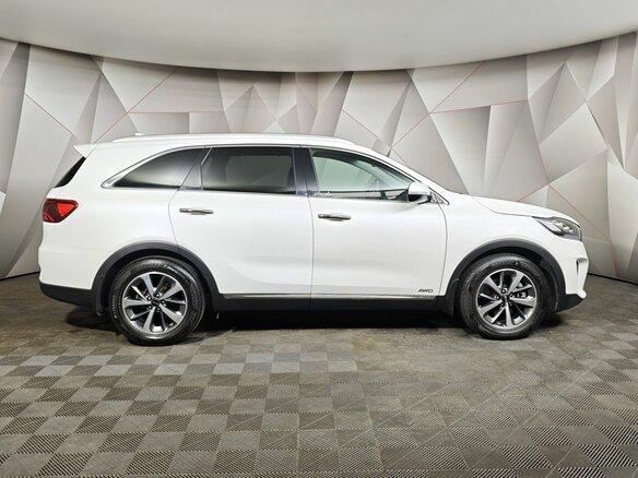 2018 Kia Sorento III Prime Рестайлинг, белый, 2339000 рублей - вид 5