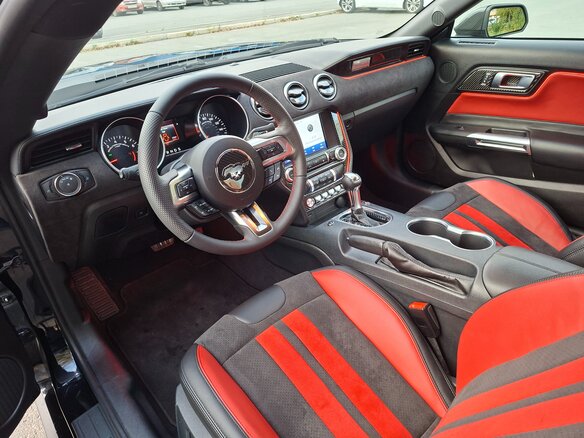 2022 Ford Mustang VI Рестайлинг, чёрный, 3480000 рублей - вид 35
