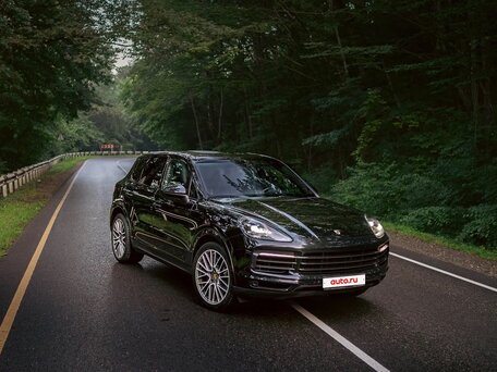2018 Porsche Cayenne III, чёрный, 5290000 рублей, вид 3