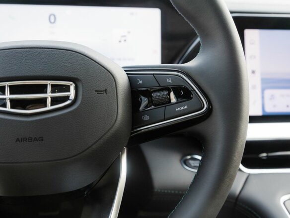 2026 Geely Monjaro I Рестайлинг, серый, 4905990 рублей - вид 18