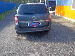 2011 Opel Astra H Рестайлинг, серый, 630000 рублей, вид 4