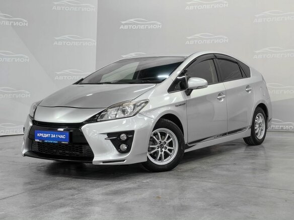 2015 Toyota Prius III Рестайлинг (XW30), серый, 1399000 рублей