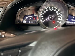 2018 Mazda 3 III (BM) Рестайлинг, красный, 1550000 рублей, вид 5