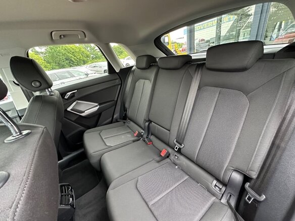 2022 Audi Q3 35 TFSI II (F3), оранжевый, 2790000 рублей - вид 19