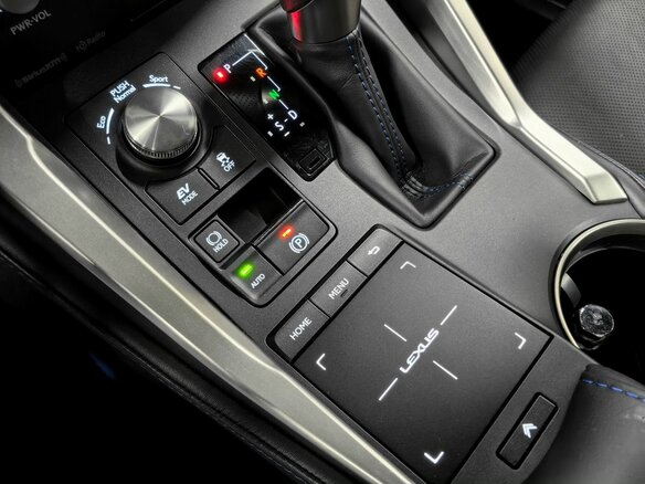 2020 Lexus NX 300h I Рестайлинг, чёрный, 4250000 рублей - вид 24