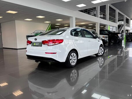 2016 Kia Rio III Рестайлинг, белый, 995000 рублей, вид 2