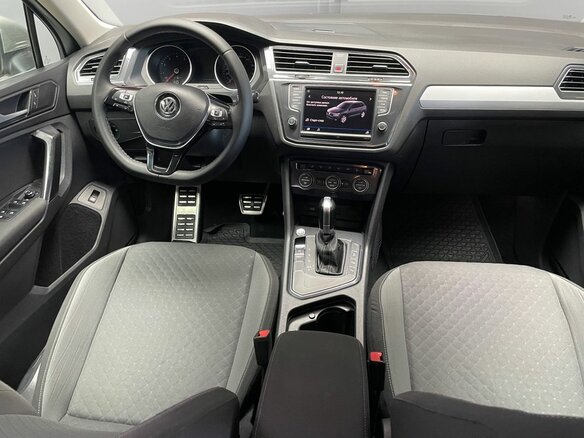 2017 Volkswagen Tiguan II, серый, 2099000 рублей - вид 8