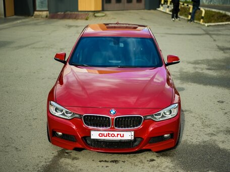 2014 BMW 3 серии 320i xDrive VI (F3x), красный, 1900000 рублей, вид 4