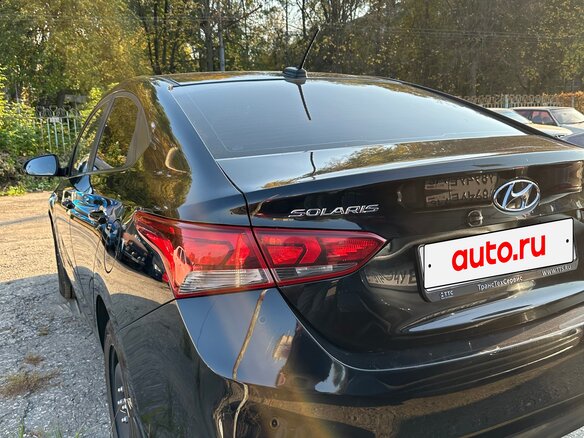 2017 Hyundai Solaris II, чёрный, 1100000 рублей - вид 2