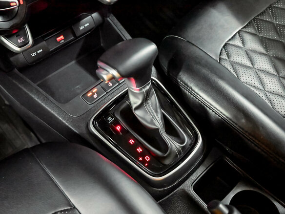 2021 Kia Rio IV Рестайлинг, белый, 1780000 рублей - вид 13