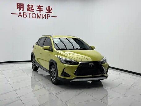 2022 Toyota Yaris IV, жёлтый, 1412111 рублей, вид 4