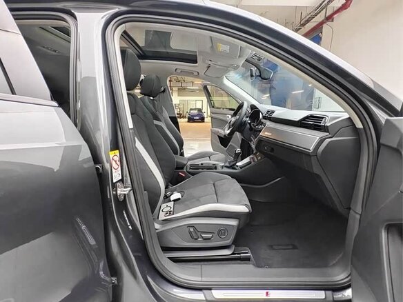 2023 Audi Q3 35 TFSI II (F3), серый, 2459007 рублей - вид 9