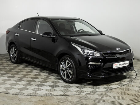 2018 Kia Rio IV, чёрный, 1399700 рублей, вид 3