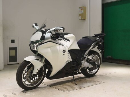 2010 Honda VFR 1200, белый, 777000 рублей, вид 4