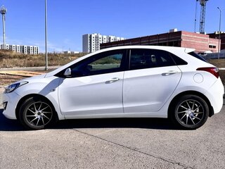 2016 Hyundai i30 II Рестайлинг, белый, 1200000 рублей, вид 5