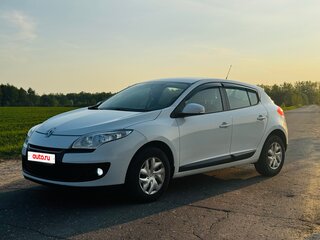 2014 Renault Megane III Рестайлинг, белый, 790000 рублей, вид 2