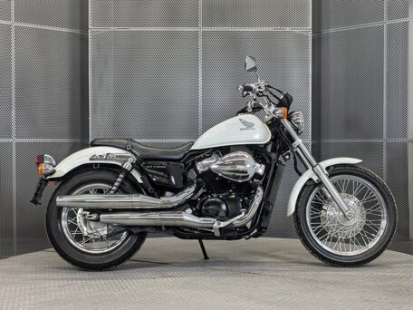 2010 Honda VT 750, белый, 577000 рублей, вид 1