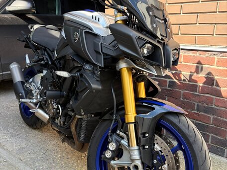 2018 Yamaha MT-10SP, чёрный, 1365000 рублей, вид 2