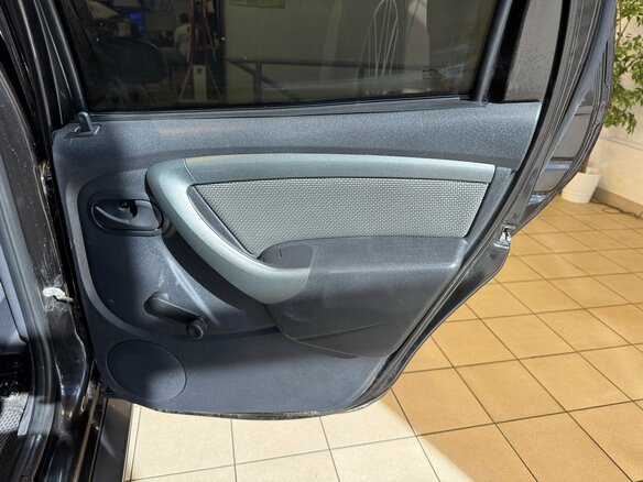 2015 Renault Duster I Рестайлинг, чёрный, 1425000 рублей - вид 16