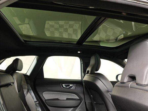 2025 Volvo XC60 II Рестайлинг 2, чёрный, 6395150 рублей - вид 22