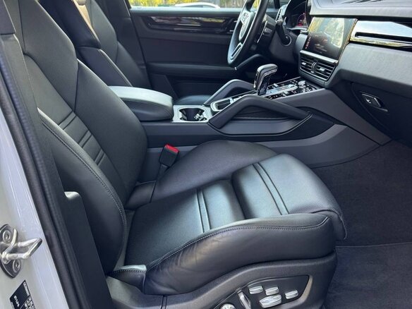 2020 Porsche Cayenne E-Hybrid III, серебристый - вид 13