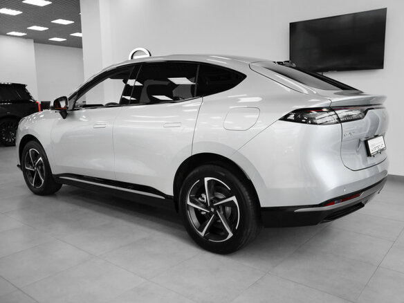 2026 GAC Hyptec HT, серебристый, 5999000 рублей - вид 5