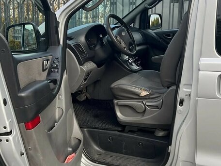 2010 Hyundai Grand Starex, серый, 1510000 рублей, вид 3