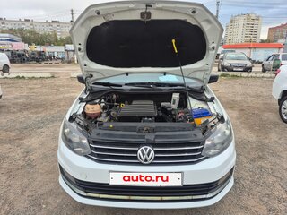 2018 Volkswagen Polo V Рестайлинг, белый, 490000 рублей, вид 3