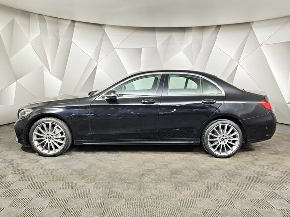 2020 Mercedes-Benz C-Класс 200 IV (W205) Рестайлинг, чёрный - вид 4