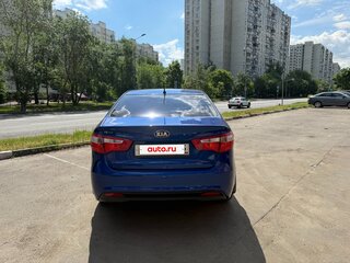 2013 Kia Rio 5-speed III, синий, 850000 рублей, вид 5