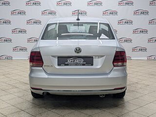 2017 Volkswagen Polo V Рестайлинг, серебристый, 899000 рублей, вид 5