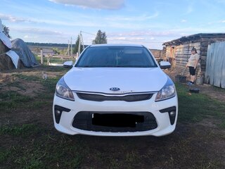 2018 Kia Rio IV, белый, 1100000 рублей, вид 1