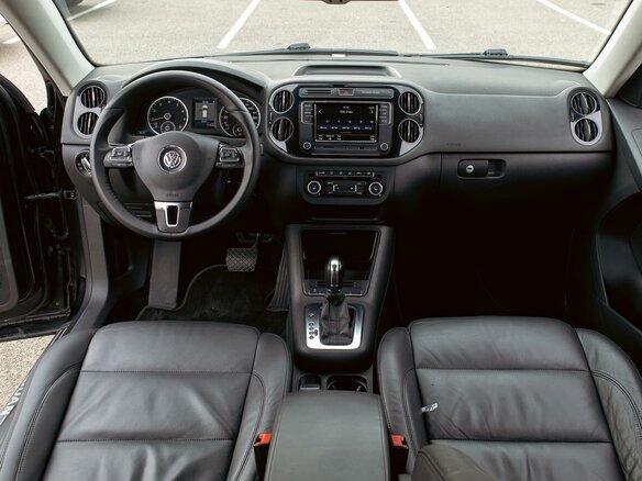2014 Volkswagen Tiguan I Рестайлинг, чёрный, 1095000 рублей - вид 15