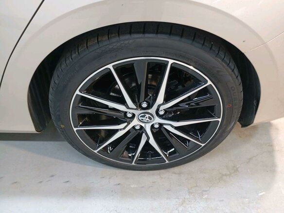 2023 Geely Emgrand II, жёлтый - вид 11