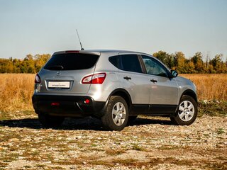 2012 Nissan Qashqai I Рестайлинг, серебристый, 830000 рублей, вид 2